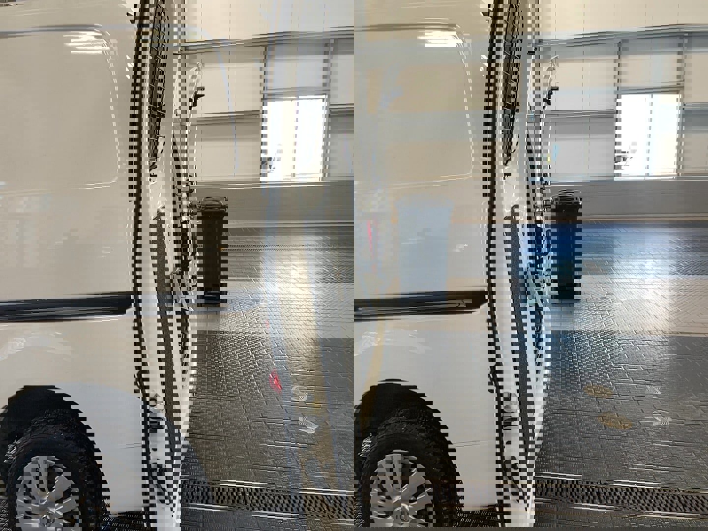 Used 2021 Nissan NV200 SV w/ Sliding Door Glass Package image 7