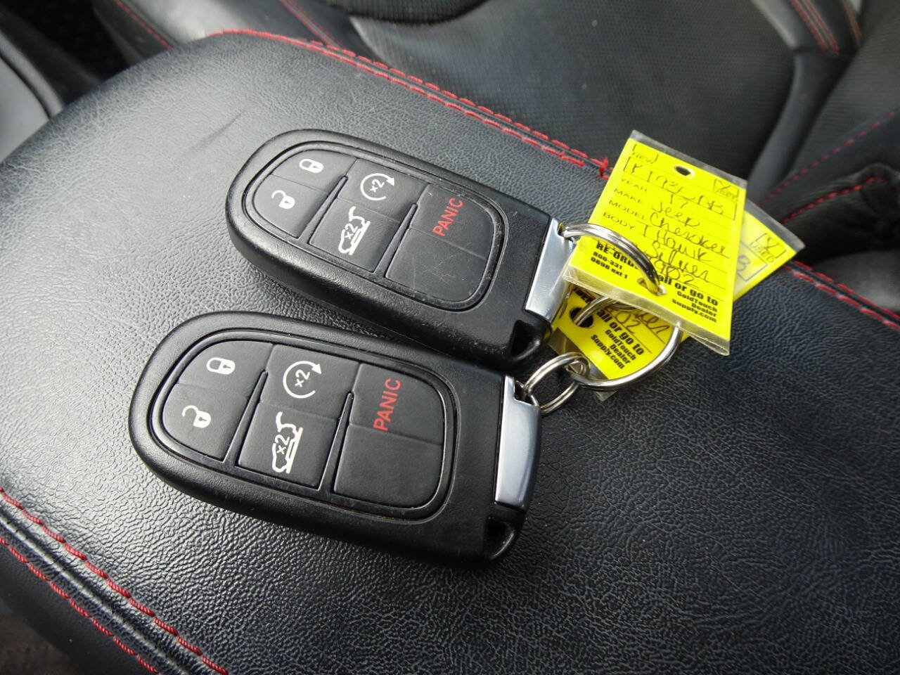 Used 2017 Jeep Cherokee Trailhawk image 31