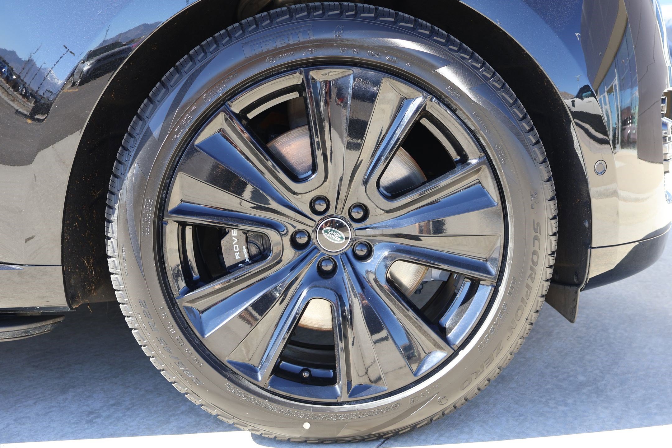 Certified 2023 Land Rover Range Rover SE image 32