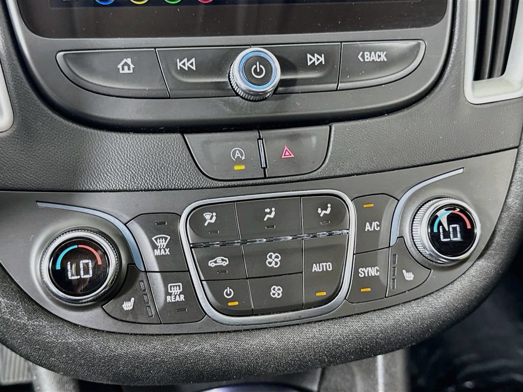 Used 2024 Chevrolet Malibu LT FWD image 17