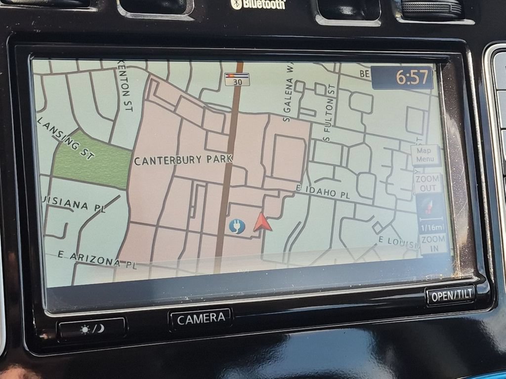 Used 2015 Nissan Leaf SL w/ Premium Package FWD image 22