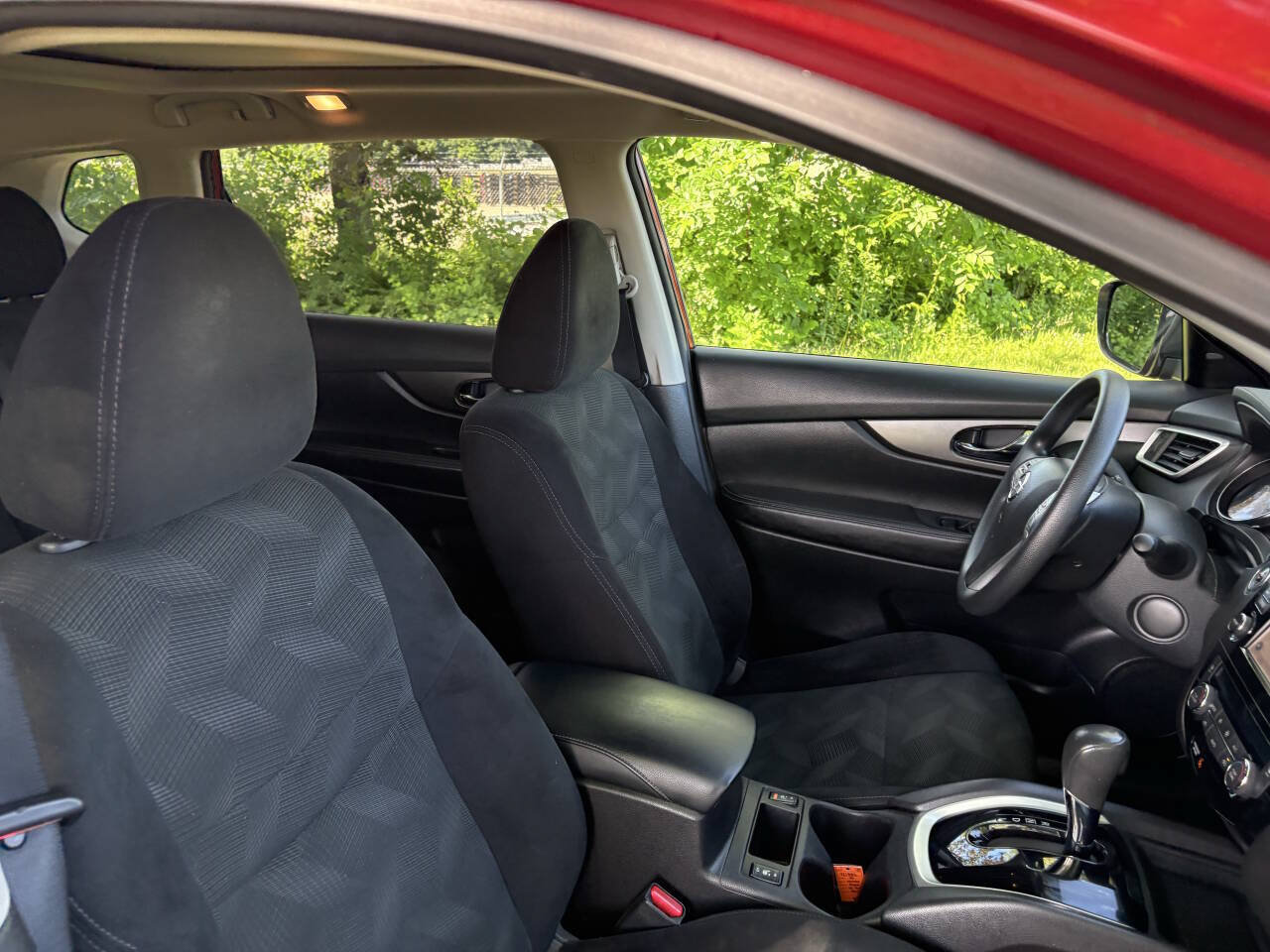Used 2015 Nissan Rogue SV w/ SV Premium Package AWD/4WD image 37