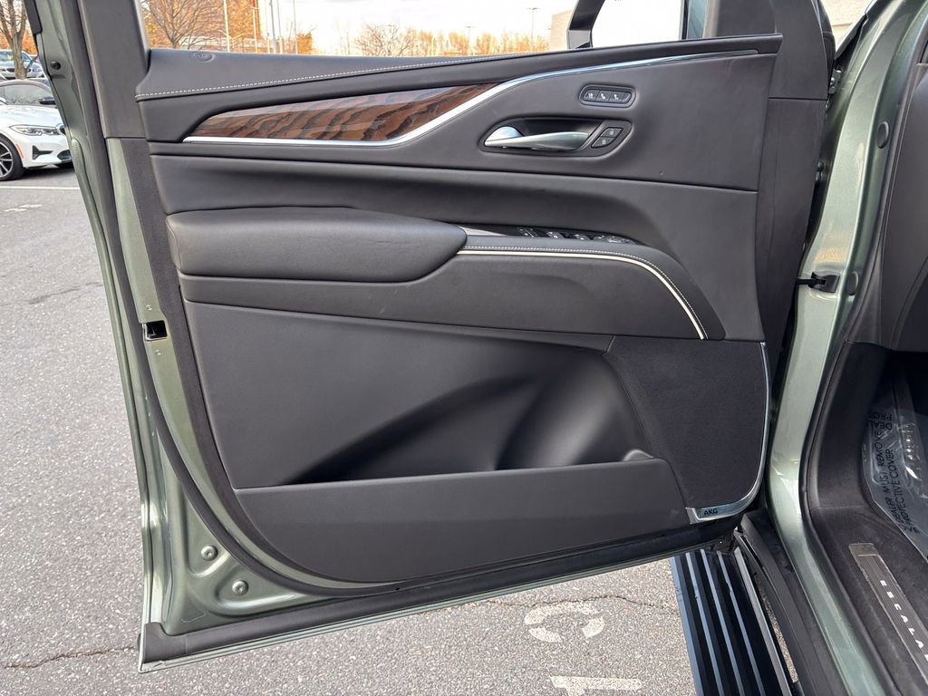 Used 2023 Cadillac Escalade Sport Platinum w/ LPO, ONYX Package image 15