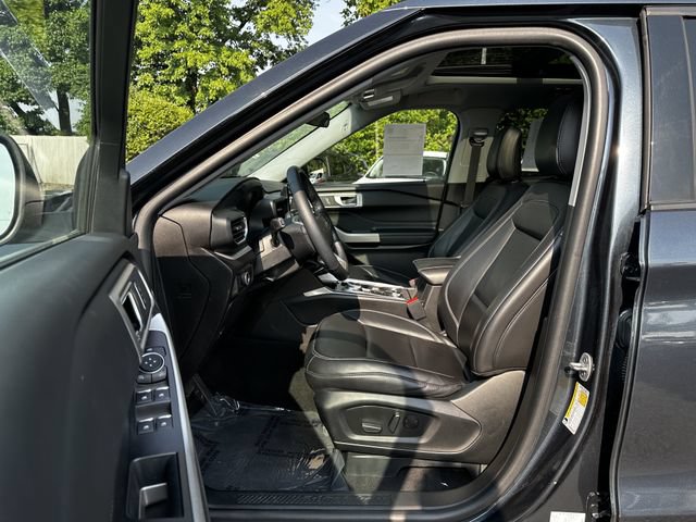 Certified 2023 Ford Explorer XLT w/ Equipment Group 202A AWD/4WD image 19