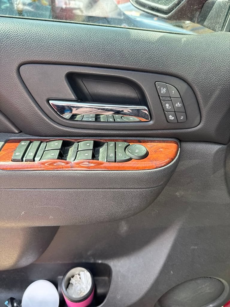 Used 2012 Chevrolet Avalanche LTZ AWD/4WD image 9