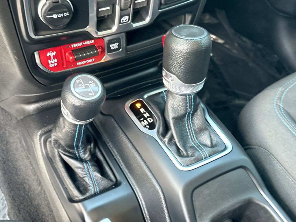 Used 2023 Jeep Wrangler Unlimited Rubicon 4xe w/ Cold Weather Group AWD/4WD image 17