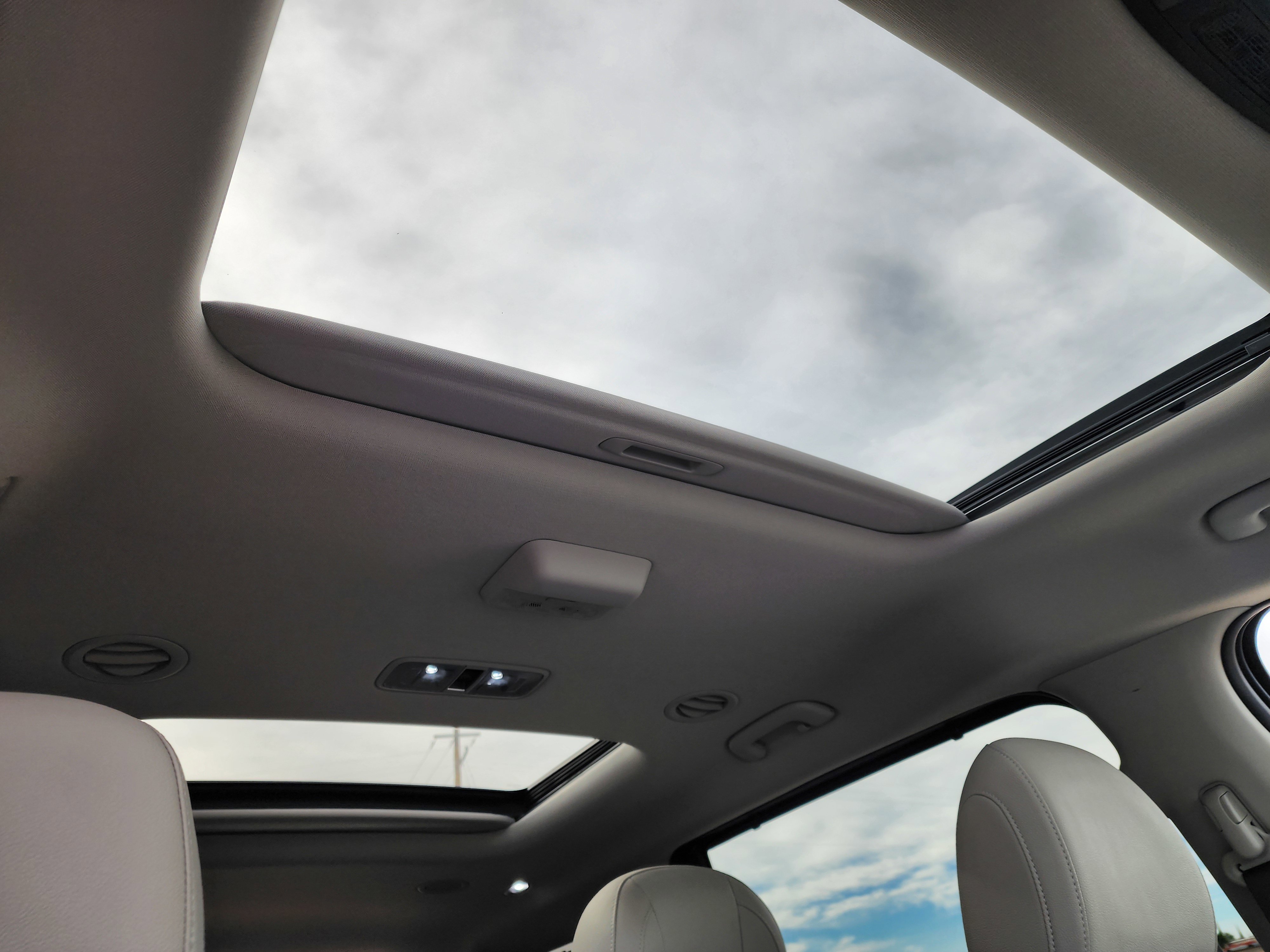 Used 2025 Kia Carnival SX Prestige FWD image 12