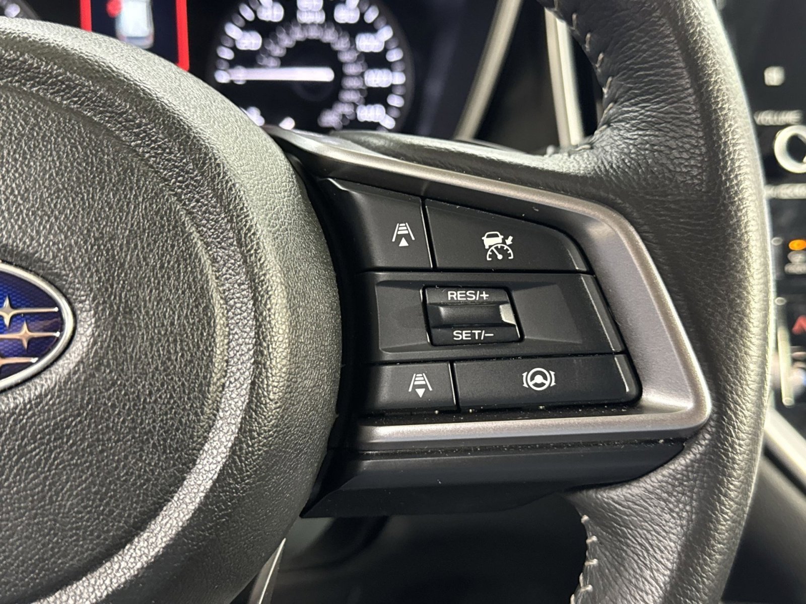 Used 2025 Subaru Ascent Premium image 37