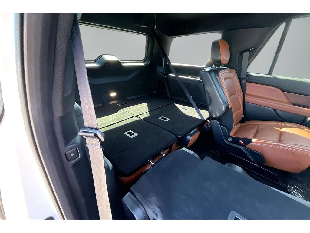 Used 2021 Lincoln Navigator Reserve AWD/4WD image 24