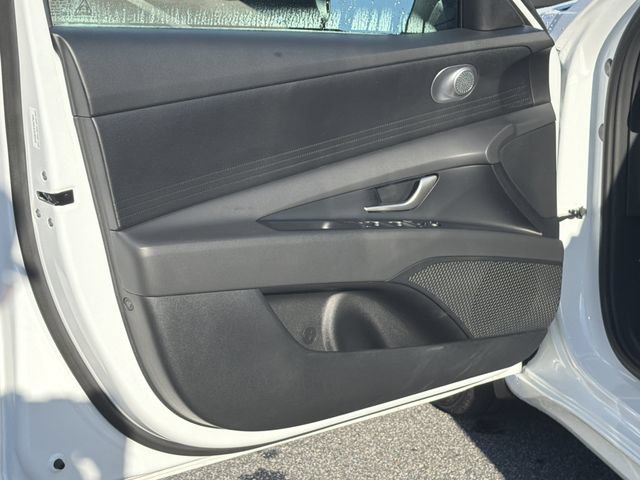Certified 2026 Hyundai Elantra Hybrid FWD image 10