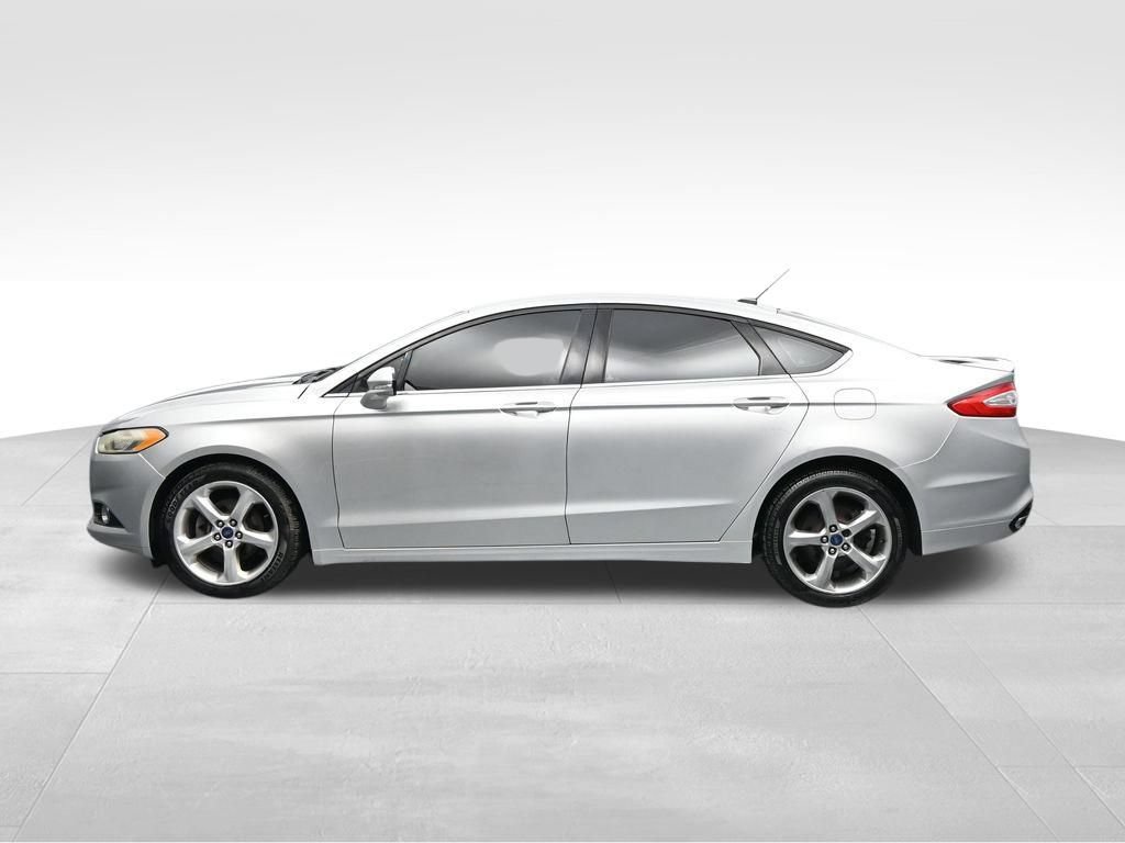 Used 2016 Ford Fusion SE AWD/4WD image 2