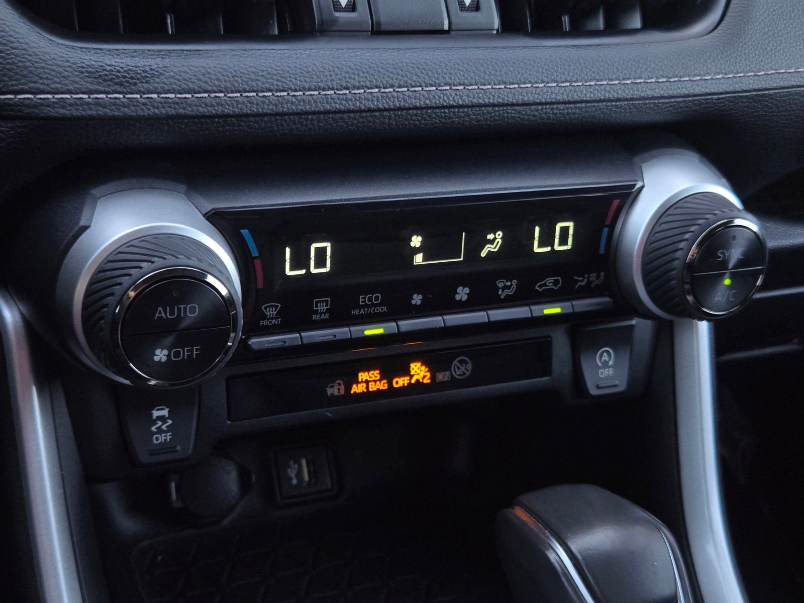 Used 2024 Toyota RAV4 XLE Premium AWD/4WD image 19