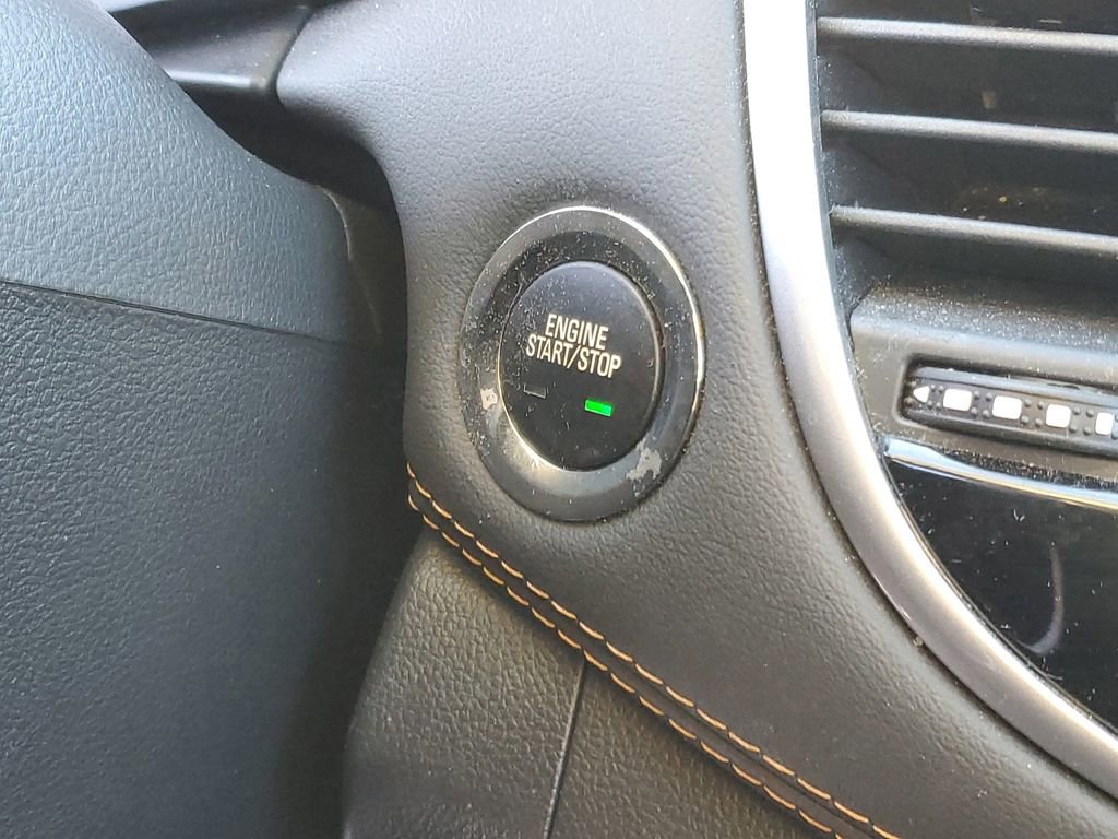 Used 2022 Chevrolet Trax LT w/ LT Convenience Package image 15