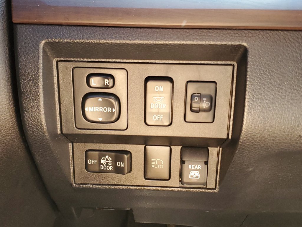 Used 2020 Toyota Tundra Limited AWD/4WD image 25