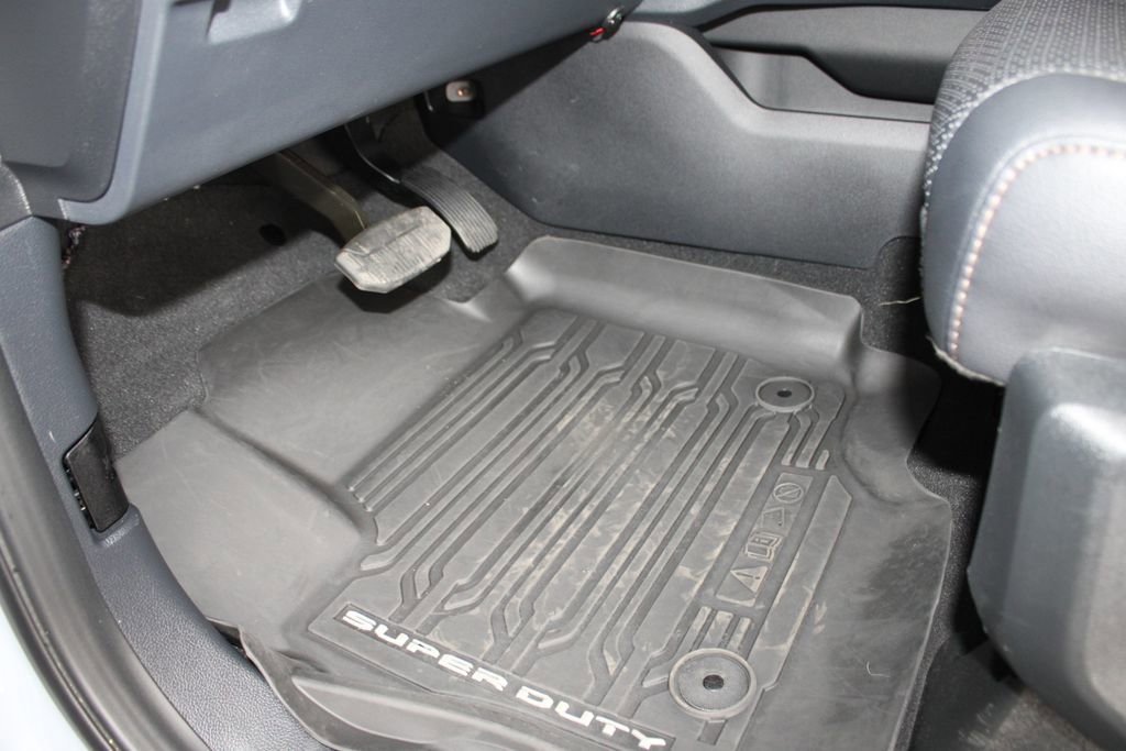 Used 2025 Ford F250 Lariat w/ FX4 Off-Road Package image 25