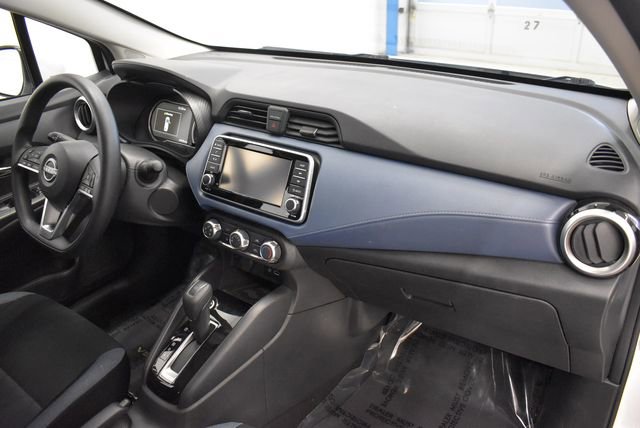 Used 2025 Nissan Versa SV image 18