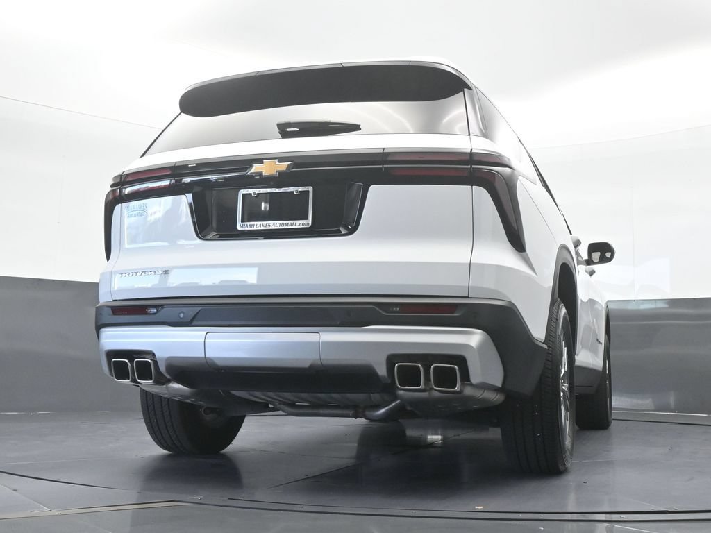 Used 2025 Chevrolet Traverse LT FWD image 59