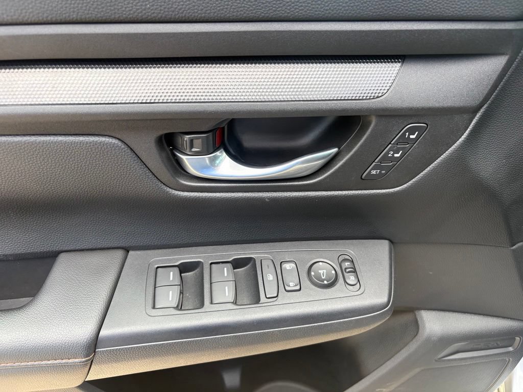 Used 2025 Honda CR-V Sport-L image 14
