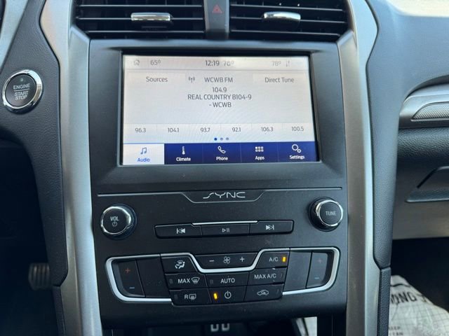 Used 2020 Ford Fusion SE FWD image 18