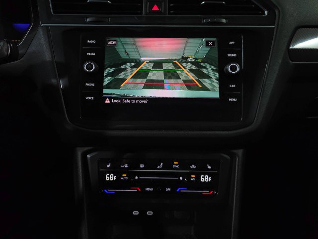 Used 2022 Volkswagen Tiguan SE FWD image 28
