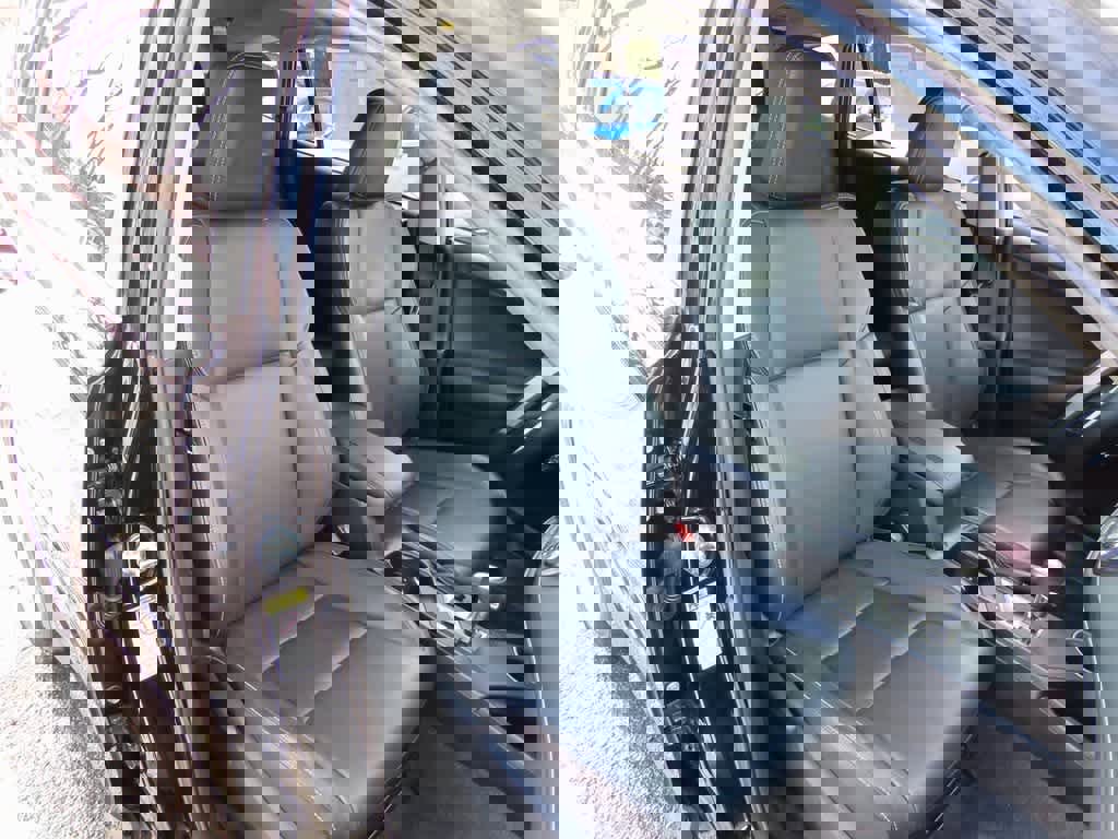 Used 2015 Toyota RAV4 Limited image 18