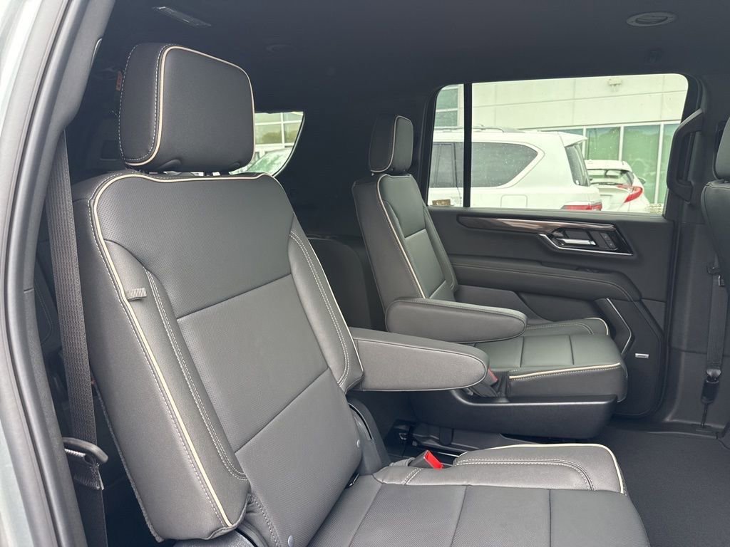 New 2026 GMC Yukon XL Elevation w/ LPO, Elevation Black Package image 27