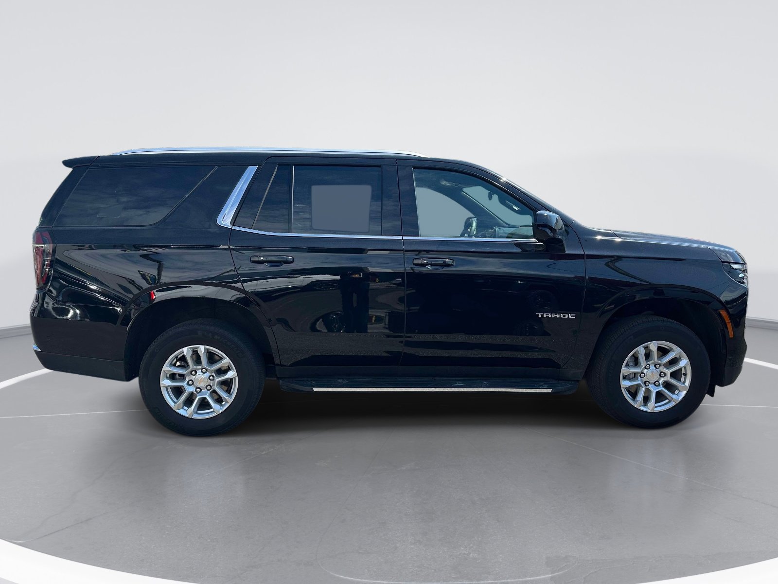 Used 2025 Chevrolet Tahoe LT AWD/4WD image 4