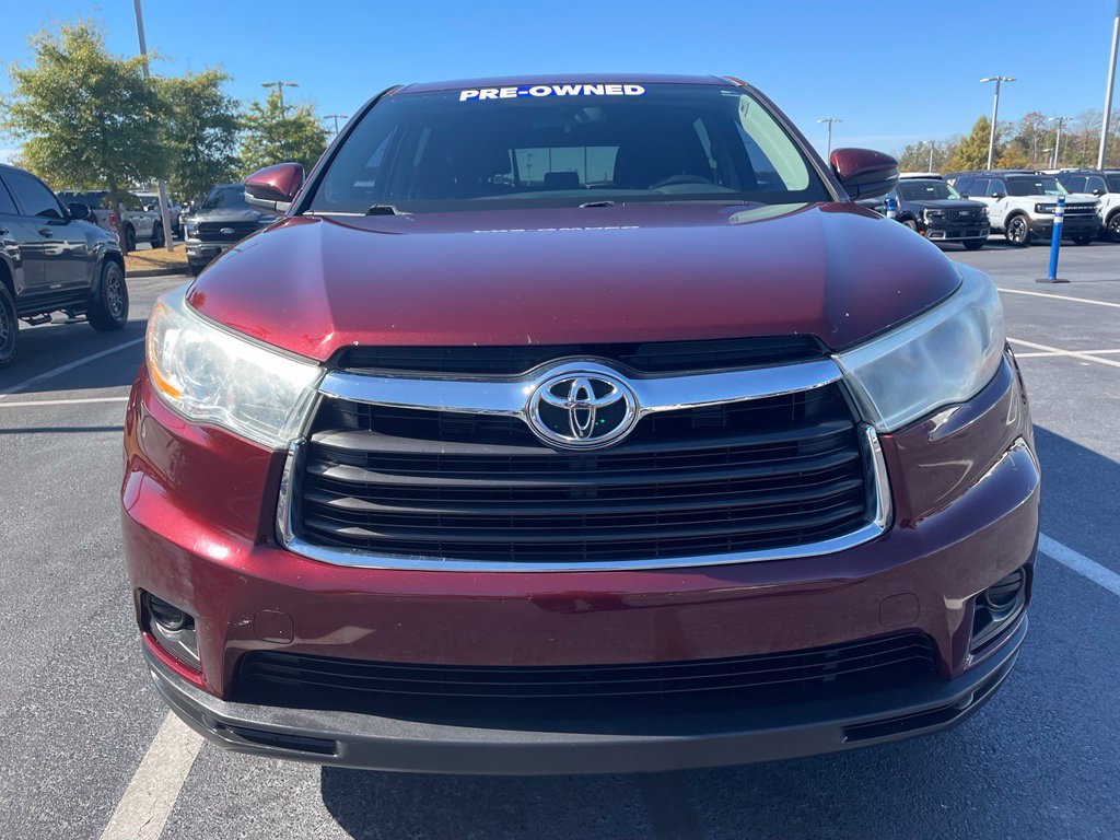 Used 2016 Toyota Highlander LE FWD image 2
