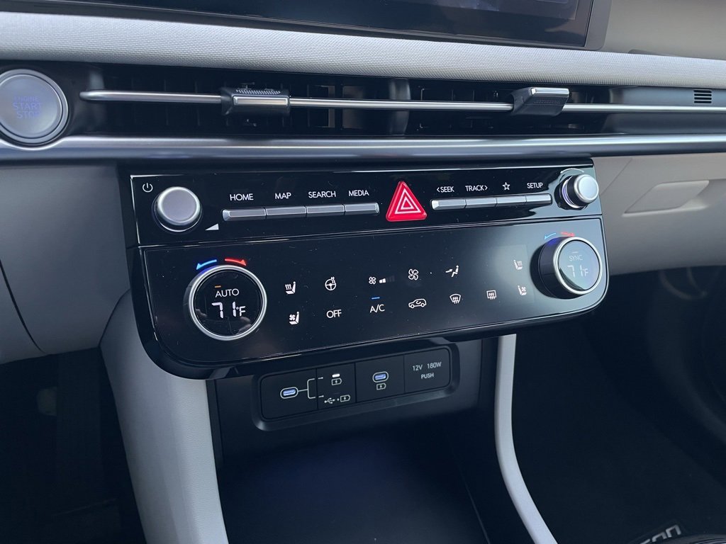 Used 2025 Hyundai Tucson Limited image 17