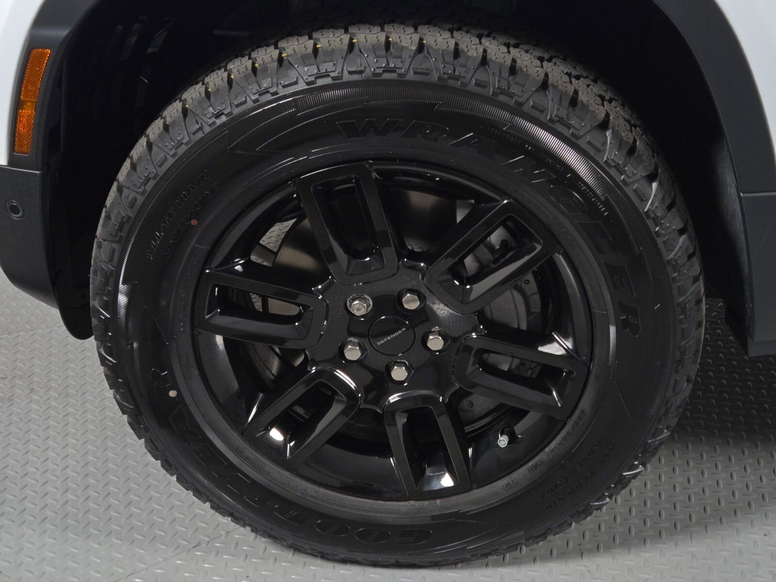 New 2026 Land Rover Defender 110 S AWD/4WD image 9