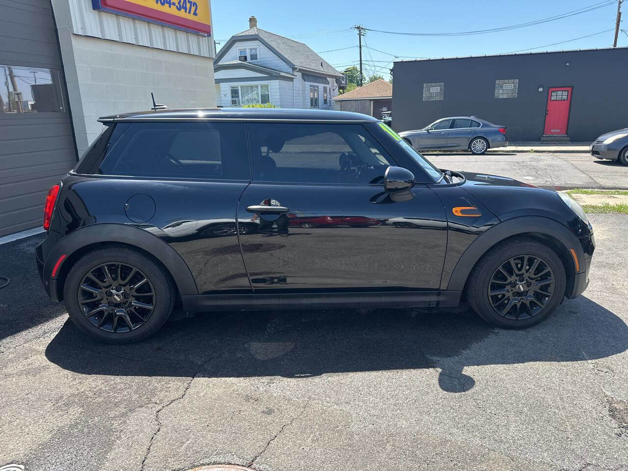 Used 2018 MINI Cooper 2-Door Hardtop FWD image 11