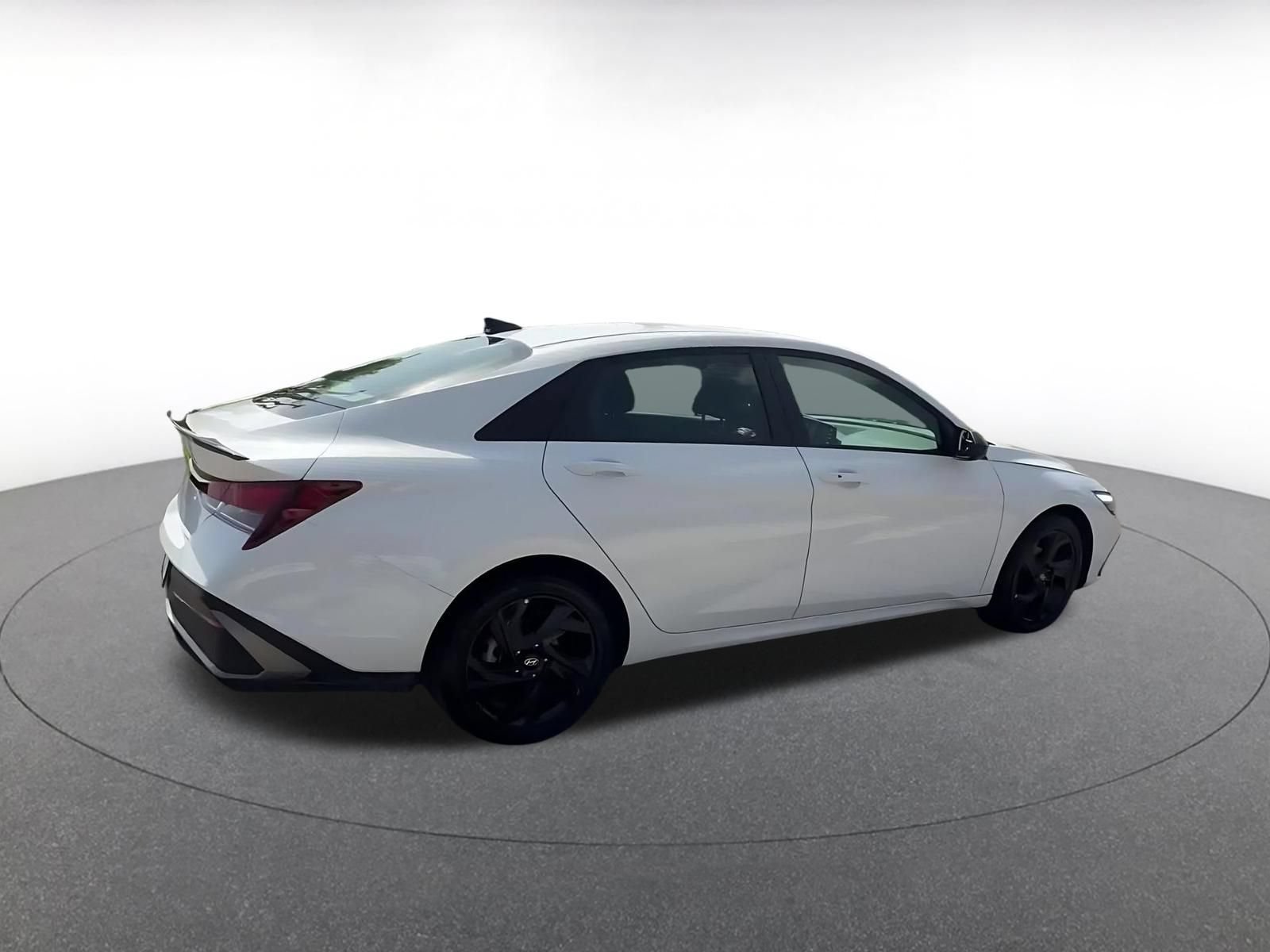 Used 2026 Hyundai Elantra Sport FWD image 15