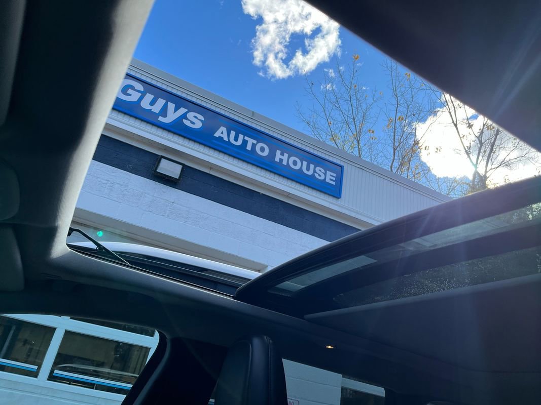 Used 2019 Jeep Cherokee Limited image 21