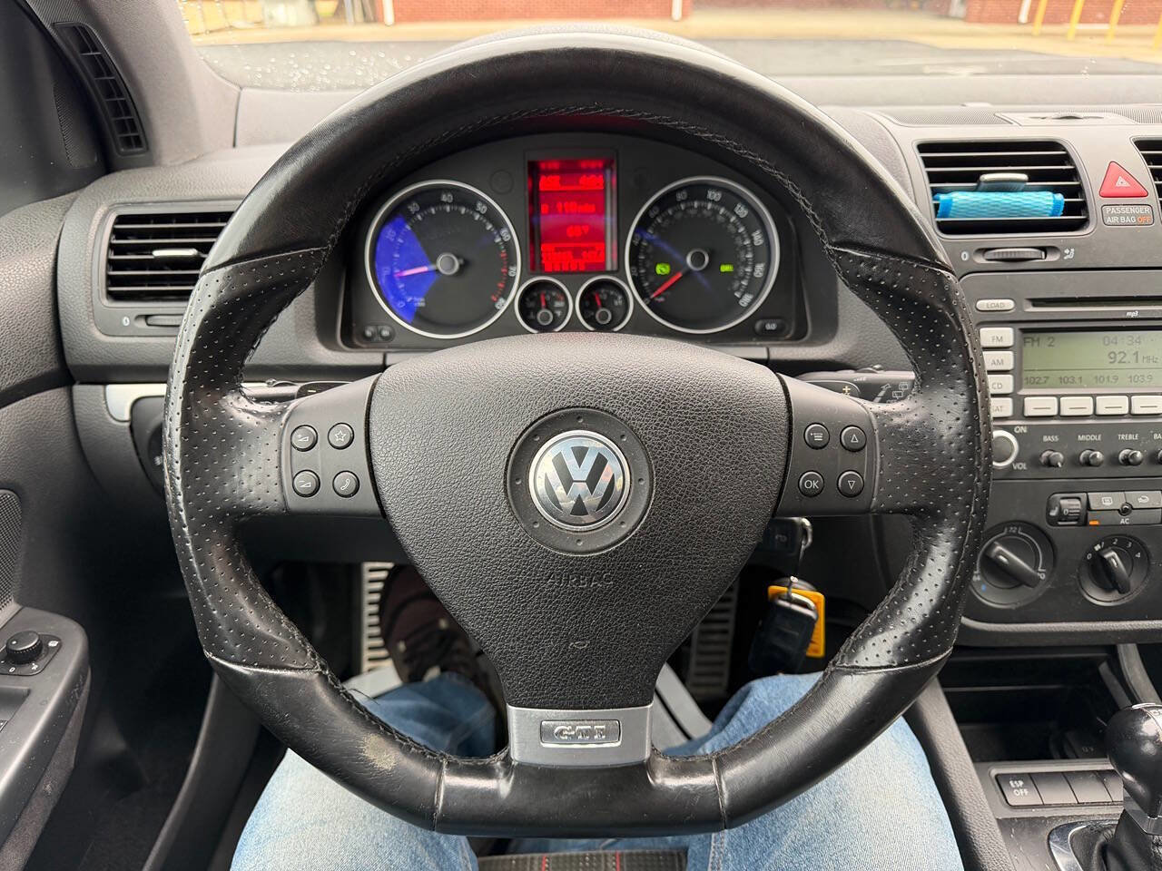 Used 2009 Volkswagen GTI Base PZEV 2dr Hatchback 6A image 17