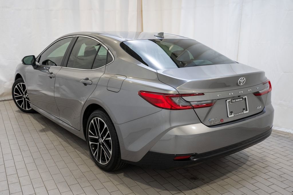 Used 2025 Toyota Camry XLE image 4