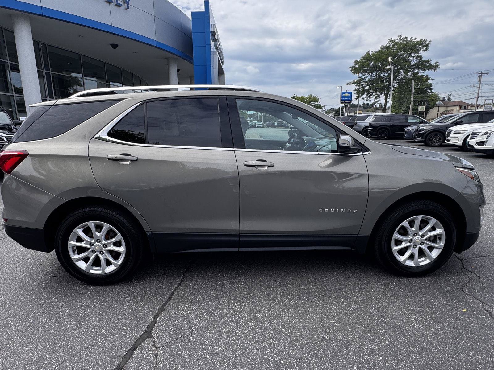 Certified 2019 Chevrolet Equinox LT w/ Sun & Navigation Package AWD/4WD image 8