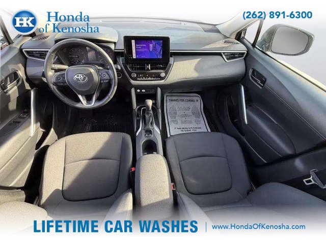 Used 2023 Toyota Corolla Cross LE image 9