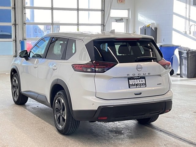 Used 2025 Nissan Rogue SV image 7