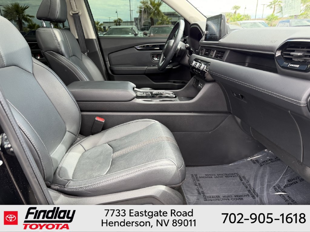 Used 2024 Honda Pilot Touring image 16