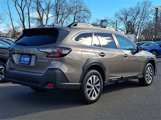 Used 2024 Subaru Outback Premium image 6