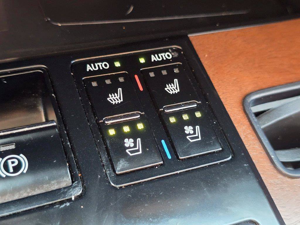 Used 2022 Lexus RX 350L Premium w/ Premium Package AWD/4WD image 29