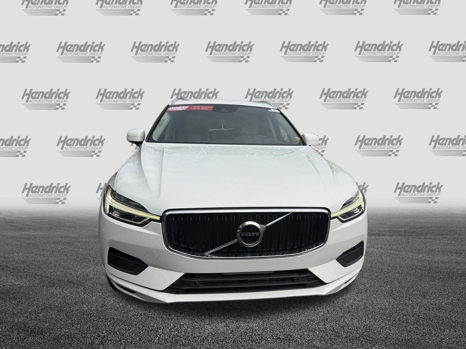 Used 2019 Volvo XC60 T5 Momentum w/ Premium Package FWD image 3