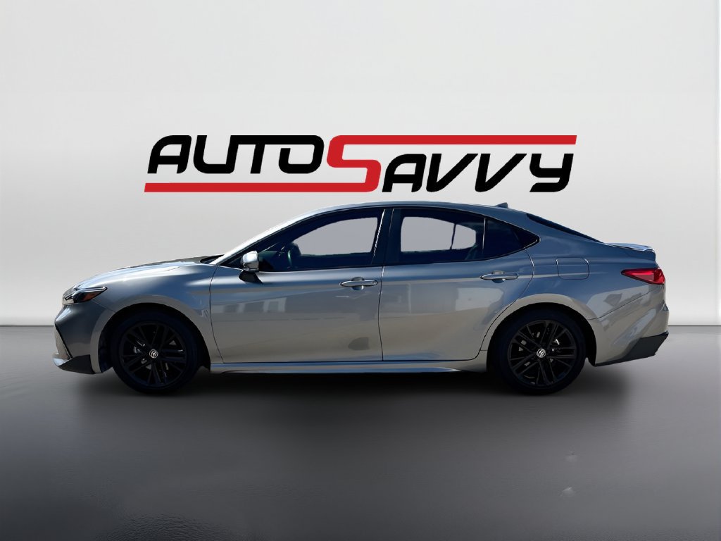 Used 2025 Toyota Camry SE FWD image 4