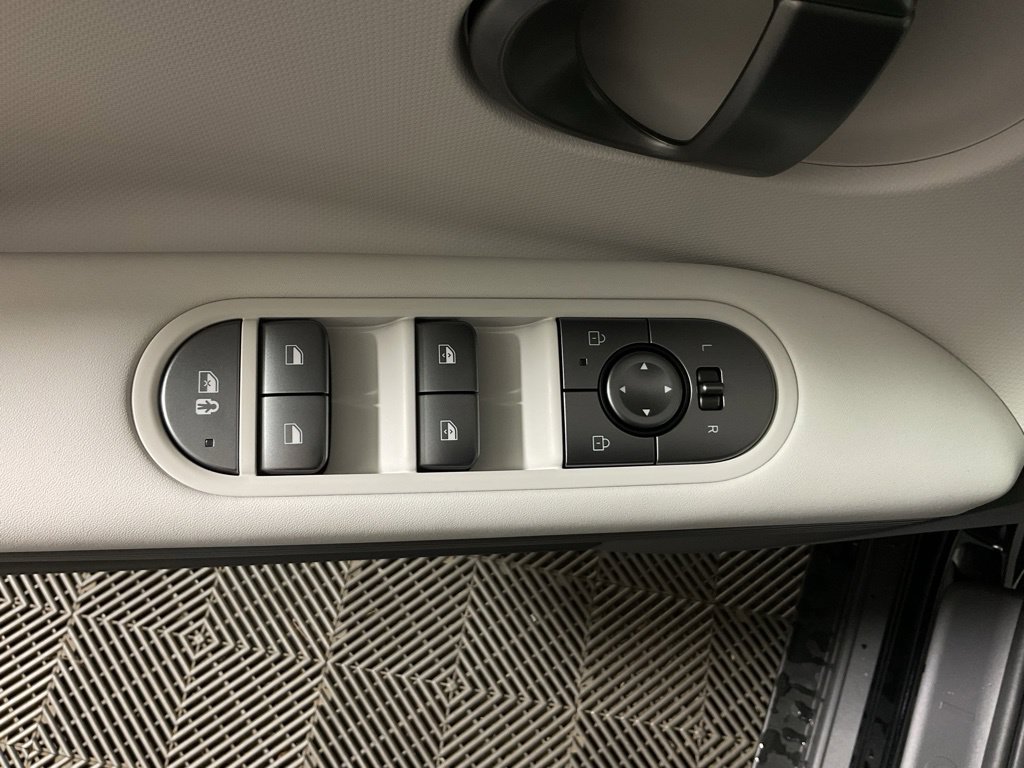 New 2027 Hyundai Ioniq 5 SEL AWD/4WD image 18