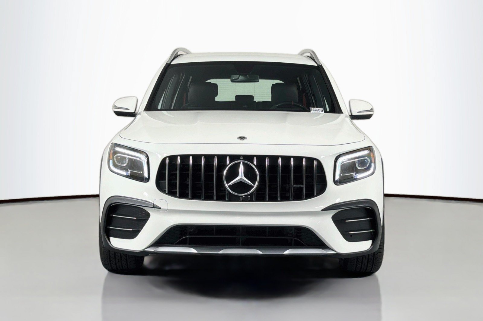 Used 2023 Mercedes-Benz GLB 35 AMG 4MATIC image 2