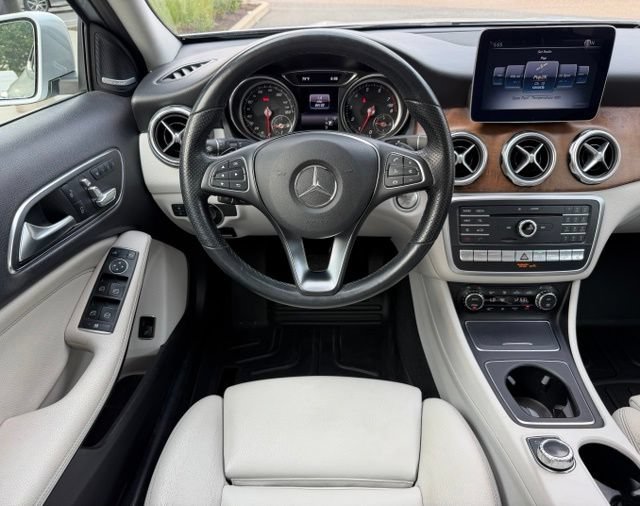 Used 2019 Mercedes-Benz GLA 250 4MATIC image 12