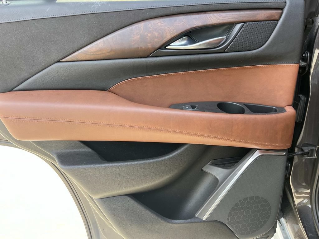 Used 2017 Cadillac Escalade Premium Luxury RWD image 17