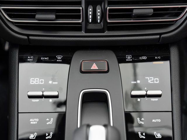 Certified 2025 Porsche Macan AWD/4WD image 21