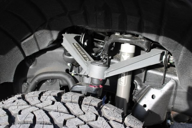 Used 2025 GMC Sierra 2500 AT4 w/ AT4 Premium Plus Package AWD/4WD image 29