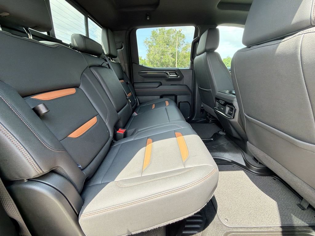 Used 2024 GMC Sierra 1500 AT4 w/ Technology Package AWD/4WD image 12